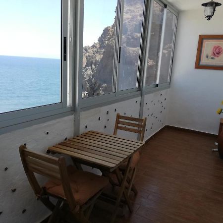 Apartment On The Beach And Ocean Sounds Fasnia Екстериор снимка